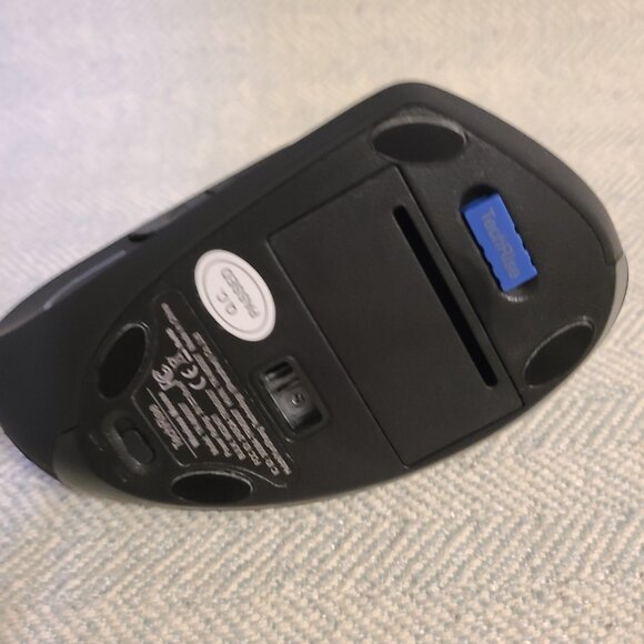 Techrise brand 2.4 Ghz optical vertical mouse for desktop, PC, mac books - Picture 5 of 7